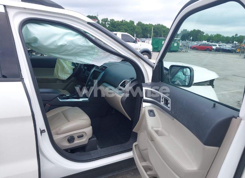 Photo 5 of 2014 Ford Explorer XLT (VIN 1FM5K7D87EGB15116)