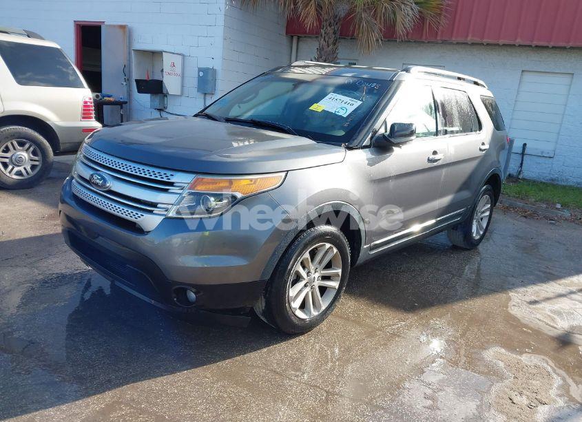 Photo 2 of 2014 Ford Explorer XLT (VIN 1FM5K7D87EGB61478)