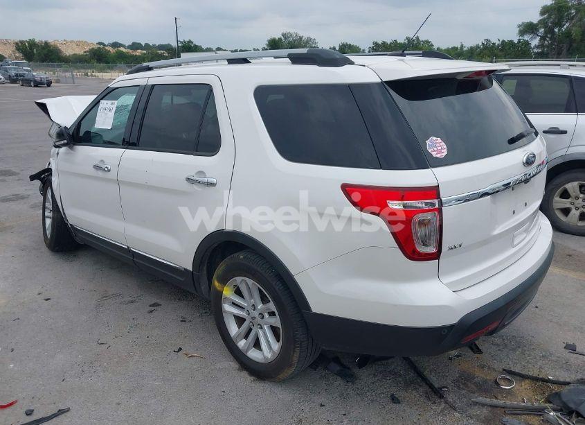 Photo 3 of 2014 Ford Explorer XLT (VIN 1FM5K7D87EGC46837)