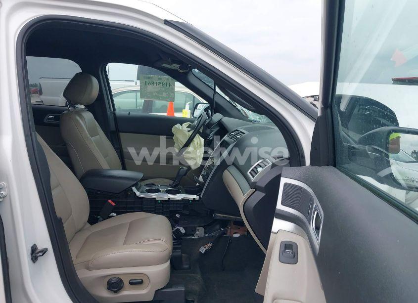 Photo 5 of 2014 Ford Explorer XLT (VIN 1FM5K7D87EGC46837)