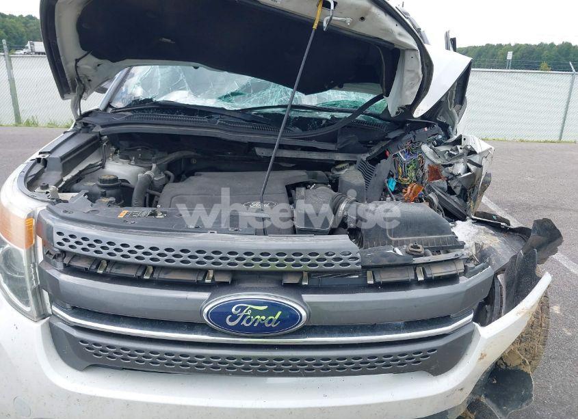 Photo 10 of 2015 Ford Explorer XLT (VIN 1FM5K7D87FGA26129)