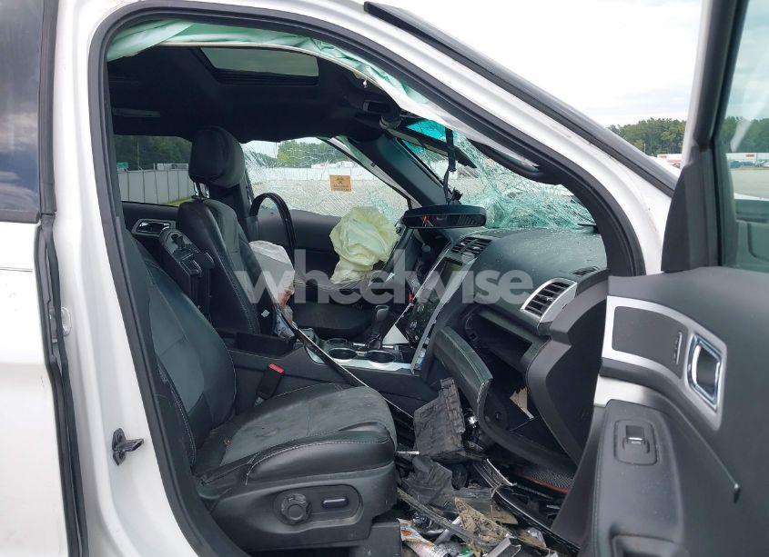 Photo 5 of 2015 Ford Explorer XLT (VIN 1FM5K7D87FGA26129)