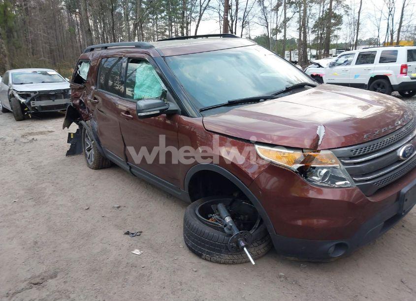 2015 Ford Explorer XLT (VIN 1FM5K7D87FGA83589) main photo