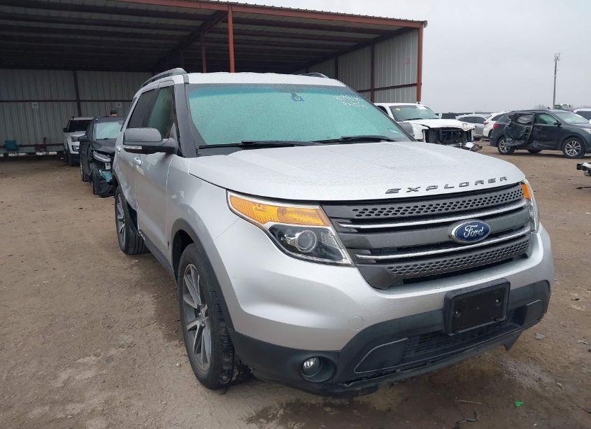 2015 Ford Explorer XLT (VIN 1FM5K7D87FGB95518) main photo