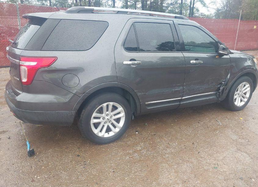 Photo 4 of 2015 Ford Explorer XLT (VIN 1FM5K7D87FGC62702)