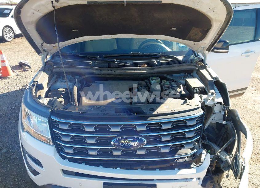 Photo 10 of 2016 Ford Explorer XLT (VIN 1FM5K7D87GGA09817)