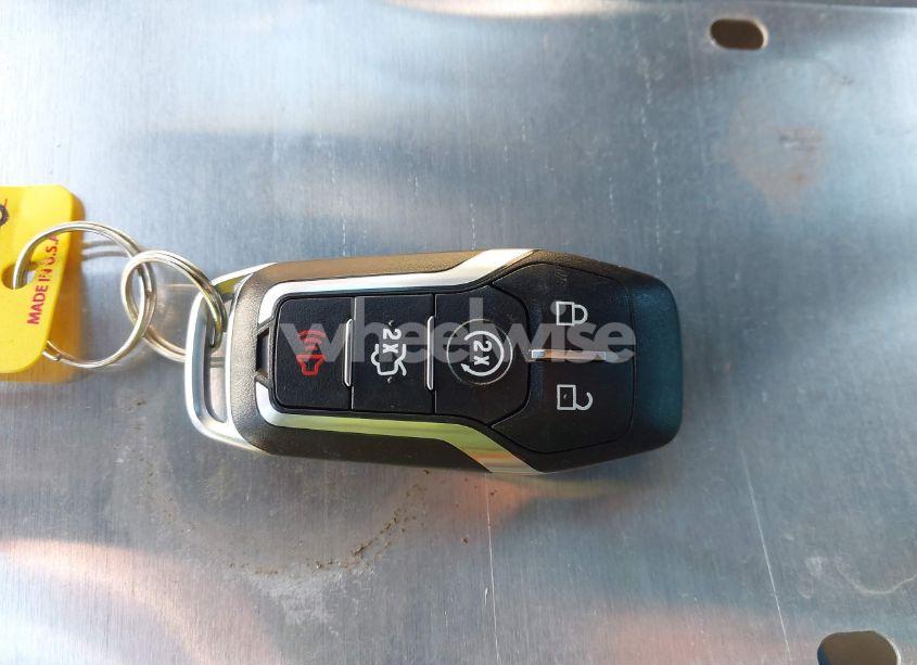 Photo 11 of 2016 Ford Explorer XLT (VIN 1FM5K7D87GGA09817)