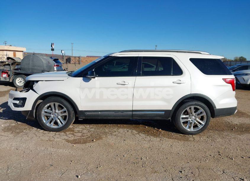 Photo 15 of 2016 Ford Explorer XLT (VIN 1FM5K7D87GGA09817)