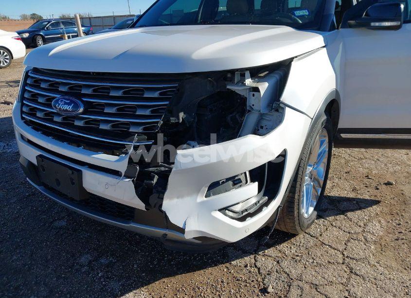 Photo 6 of 2016 Ford Explorer XLT (VIN 1FM5K7D87GGA09817)