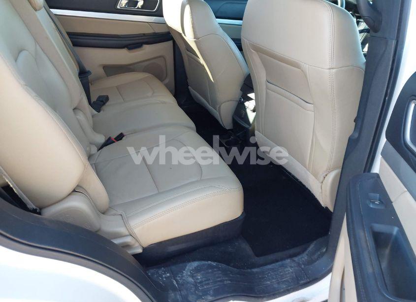 Photo 8 of 2016 Ford Explorer XLT (VIN 1FM5K7D87GGA09817)