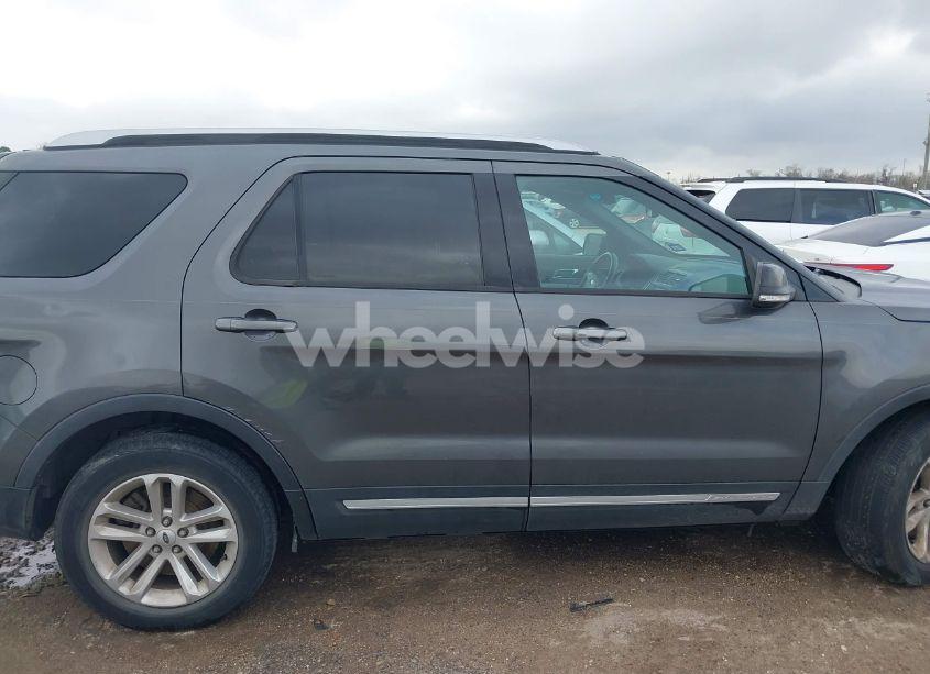 Photo 13 of 2016 Ford Explorer XLT (VIN 1FM5K7D87GGA34491)