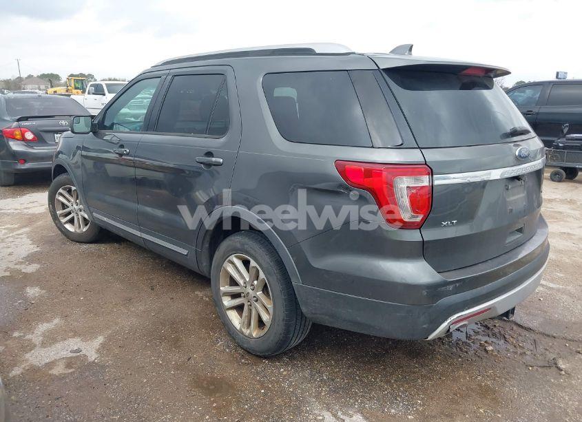 Photo 3 of 2016 Ford Explorer XLT (VIN 1FM5K7D87GGA34491)