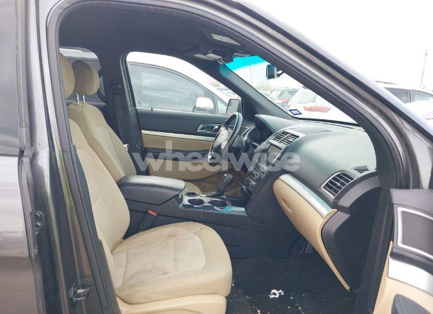 Photo 5 of 2016 Ford Explorer XLT (VIN 1FM5K7D87GGA34491)