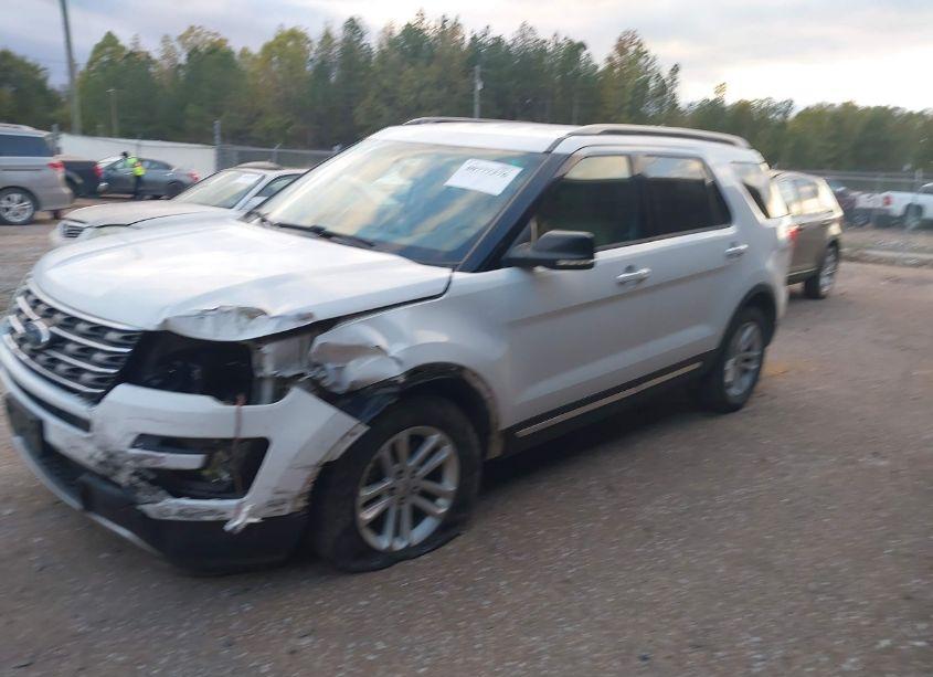 Photo 2 of 2016 Ford Explorer XLT (VIN 1FM5K7D87GGC82014)