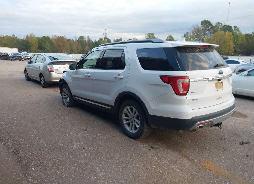 Photo 3 of 2016 Ford Explorer XLT (VIN 1FM5K7D87GGC82014)