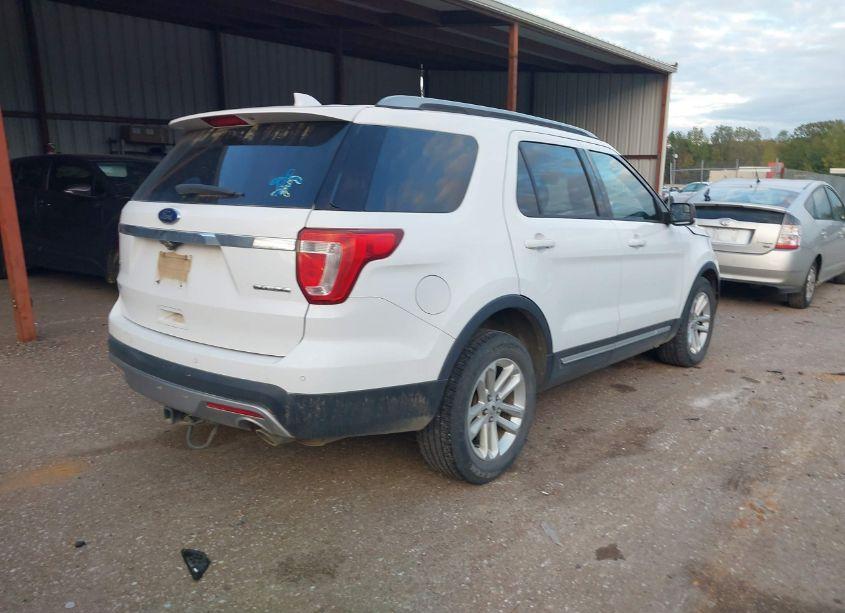 Photo 4 of 2016 Ford Explorer XLT (VIN 1FM5K7D87GGC82014)