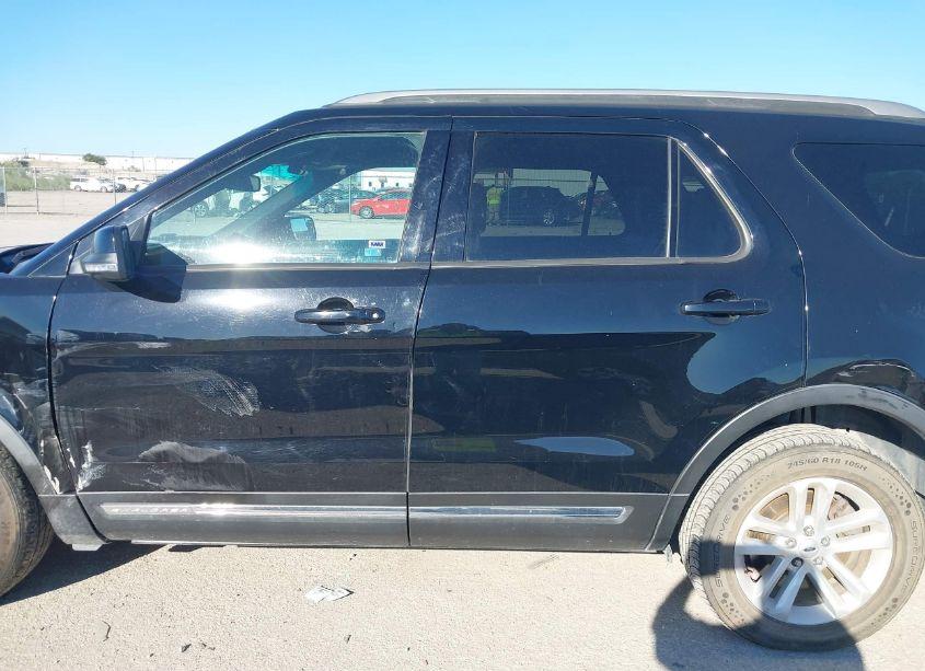 Photo 14 of 2016 Ford Explorer XLT (VIN 1FM5K7D87GGC87746)