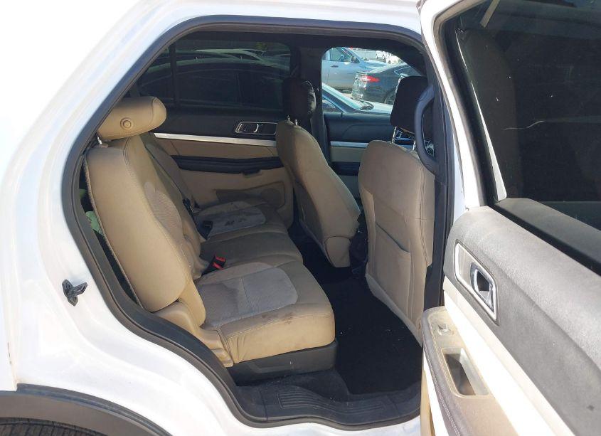 Photo 8 of 2017 Ford Explorer XLT (VIN 1FM5K7D87HGA37831)