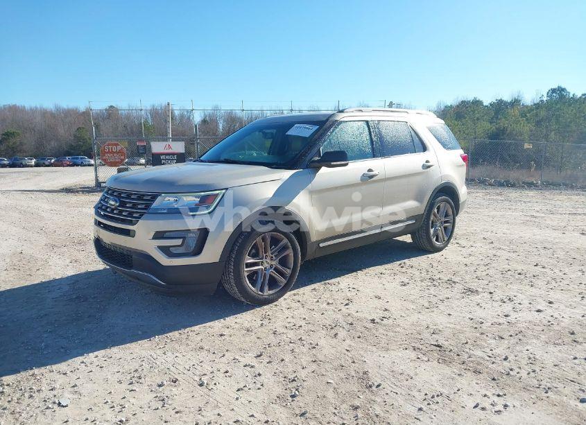 Photo 2 of 2017 Ford Explorer XLT (VIN 1FM5K7D87HGB27352)
