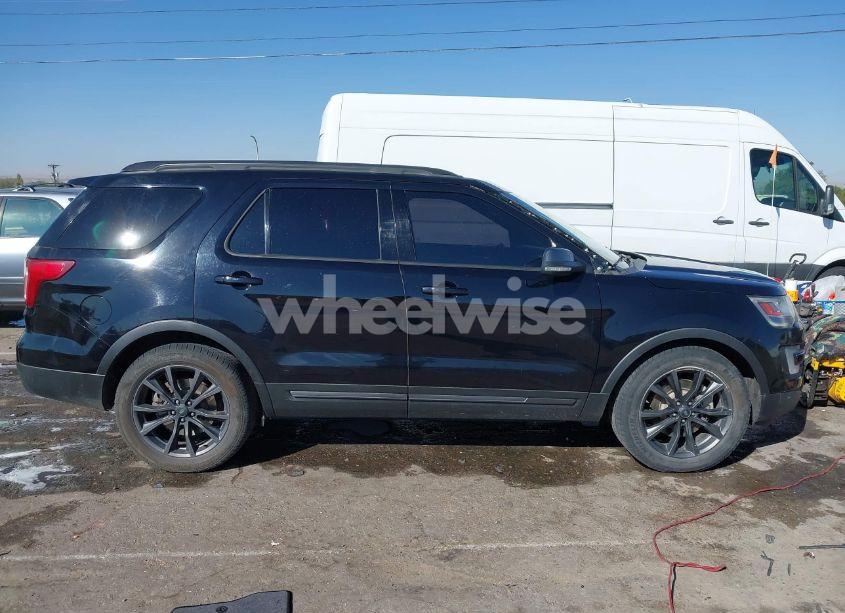 Photo 13 of 2017 Ford Explorer XLT (VIN 1FM5K7D87HGB70797)