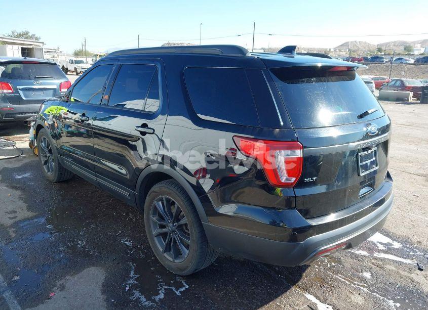 Photo 3 of 2017 Ford Explorer XLT (VIN 1FM5K7D87HGB70797)