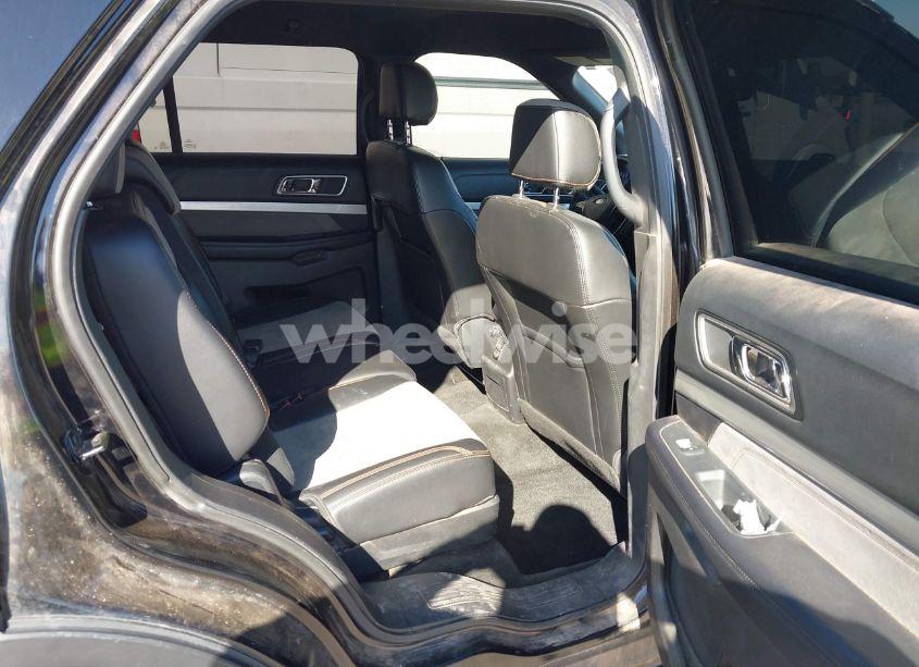 Photo 8 of 2017 Ford Explorer XLT (VIN 1FM5K7D87HGB70797)