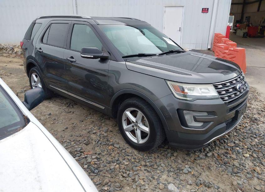 2017 Ford Explorer XLT (VIN 1FM5K7D87HGB76261) main photo