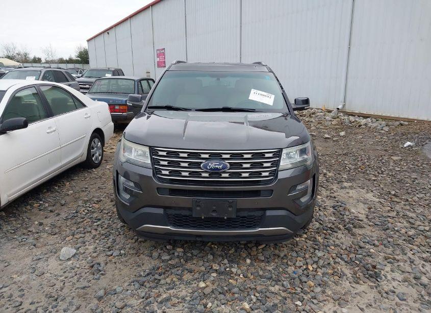 Photo 12 of 2017 Ford Explorer XLT (VIN 1FM5K7D87HGB76261)