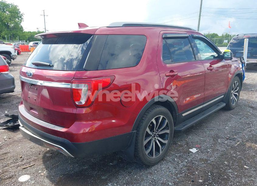 Photo 4 of 2017 Ford Explorer XLT (VIN 1FM5K7D87HGB87468)