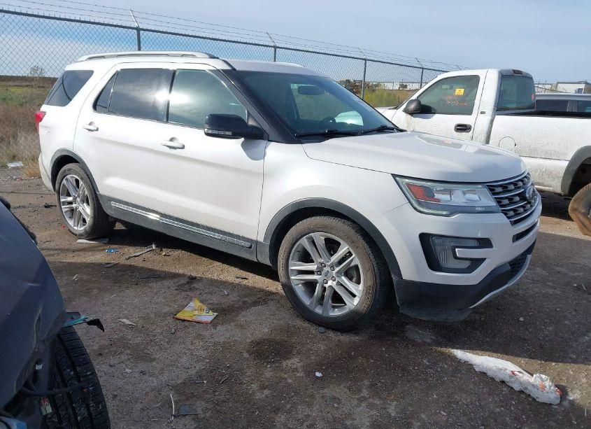 2017 Ford Explorer XLT (VIN 1FM5K7D87HGC20307) main photo