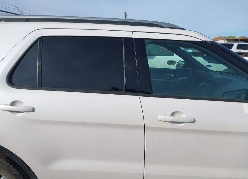 Photo 13 of 2017 Ford Explorer XLT (VIN 1FM5K7D87HGC20307)