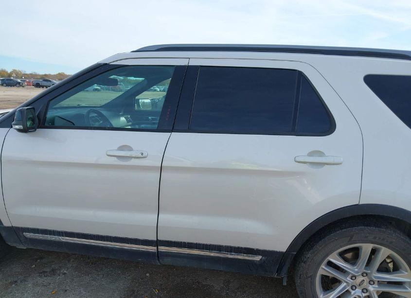 Photo 14 of 2017 Ford Explorer XLT (VIN 1FM5K7D87HGC20307)