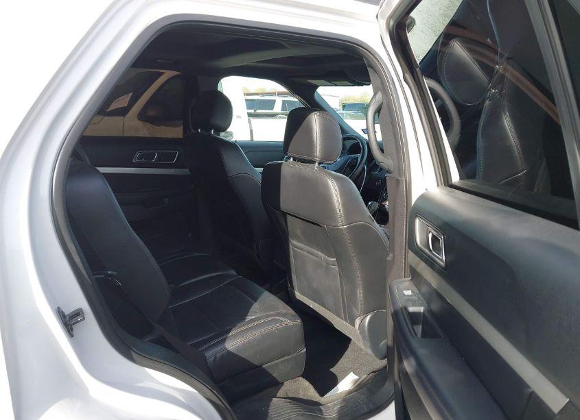 Photo 8 of 2017 Ford Explorer XLT (VIN 1FM5K7D87HGC20307)