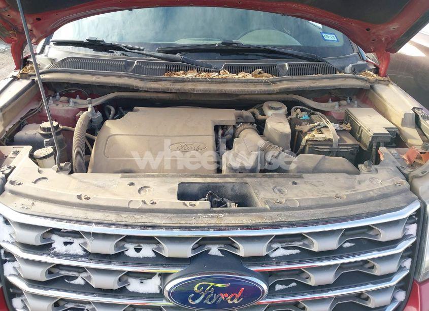 Photo 10 of 2017 Ford Explorer XLT (VIN 1FM5K7D87HGC20713)