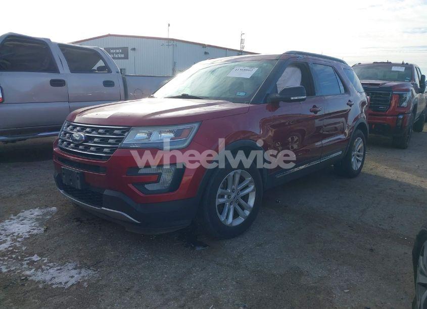 Photo 2 of 2017 Ford Explorer XLT (VIN 1FM5K7D87HGC20713)