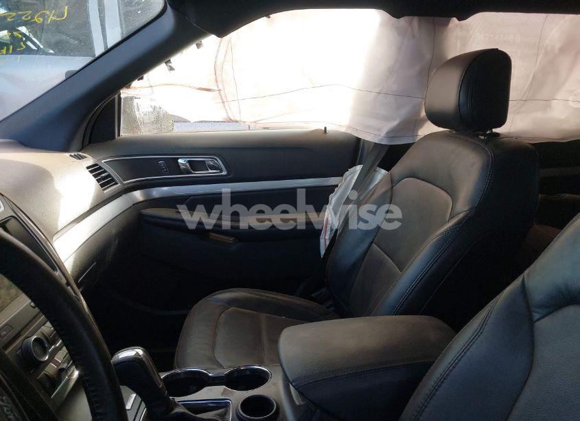 Photo 5 of 2017 Ford Explorer XLT (VIN 1FM5K7D87HGC20713)