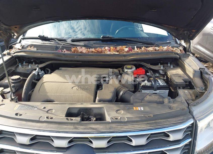 Photo 10 of 2017 Ford Explorer XLT (VIN 1FM5K7D87HGC51332)