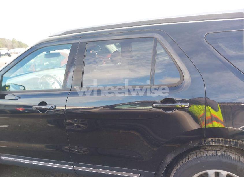 Photo 15 of 2017 Ford Explorer XLT (VIN 1FM5K7D87HGC51332)