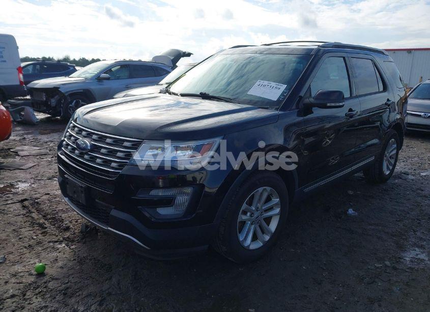 Photo 2 of 2017 Ford Explorer XLT (VIN 1FM5K7D87HGC51332)