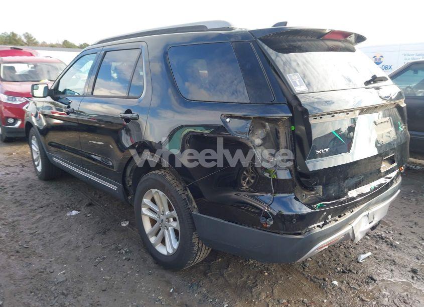 Photo 3 of 2017 Ford Explorer XLT (VIN 1FM5K7D87HGC51332)