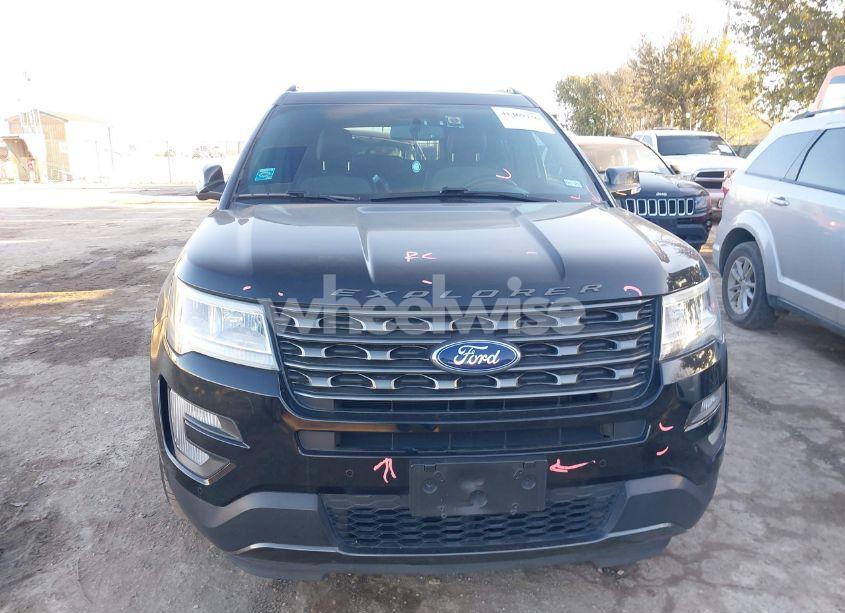 Photo 13 of 2017 Ford Explorer XLT (VIN 1FM5K7D87HGD36851)