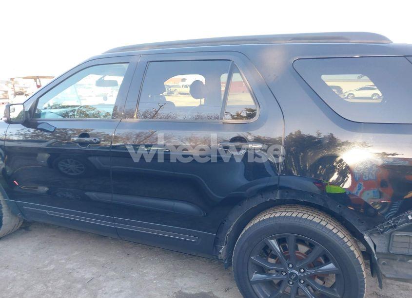 Photo 15 of 2017 Ford Explorer XLT (VIN 1FM5K7D87HGD36851)