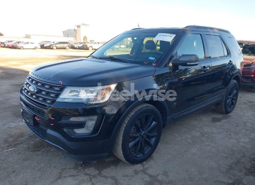 Photo 2 of 2017 Ford Explorer XLT (VIN 1FM5K7D87HGD36851)