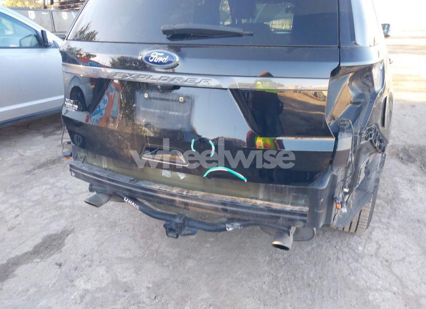 Photo 6 of 2017 Ford Explorer XLT (VIN 1FM5K7D87HGD36851)