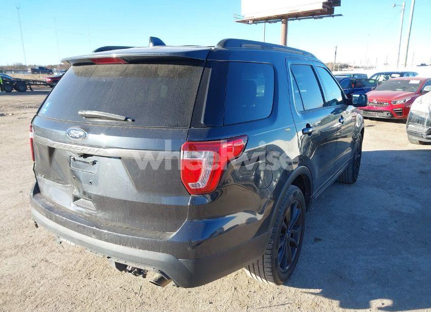 Photo 4 of 2017 Ford Explorer XLT (VIN 1FM5K7D87HGD84673)