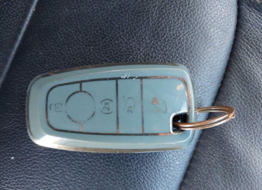 Photo 11 of 2018 Ford Explorer XLT (VIN 1FM5K7D87JGA51556)