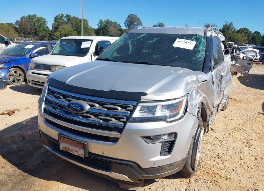 Photo 2 of 2018 Ford Explorer XLT (VIN 1FM5K7D87JGA51556)