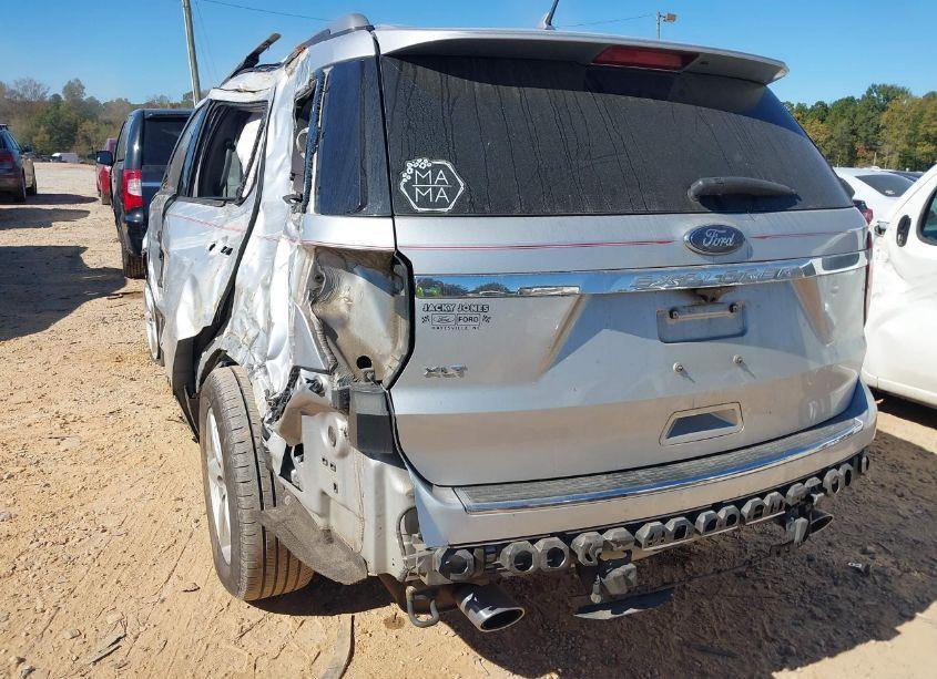 Photo 3 of 2018 Ford Explorer XLT (VIN 1FM5K7D87JGA51556)