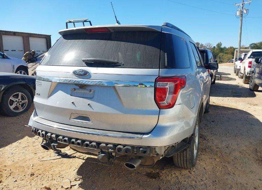 Photo 4 of 2018 Ford Explorer XLT (VIN 1FM5K7D87JGA51556)