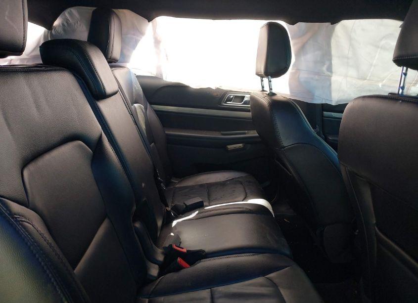Photo 8 of 2018 Ford Explorer XLT (VIN 1FM5K7D87JGA51556)